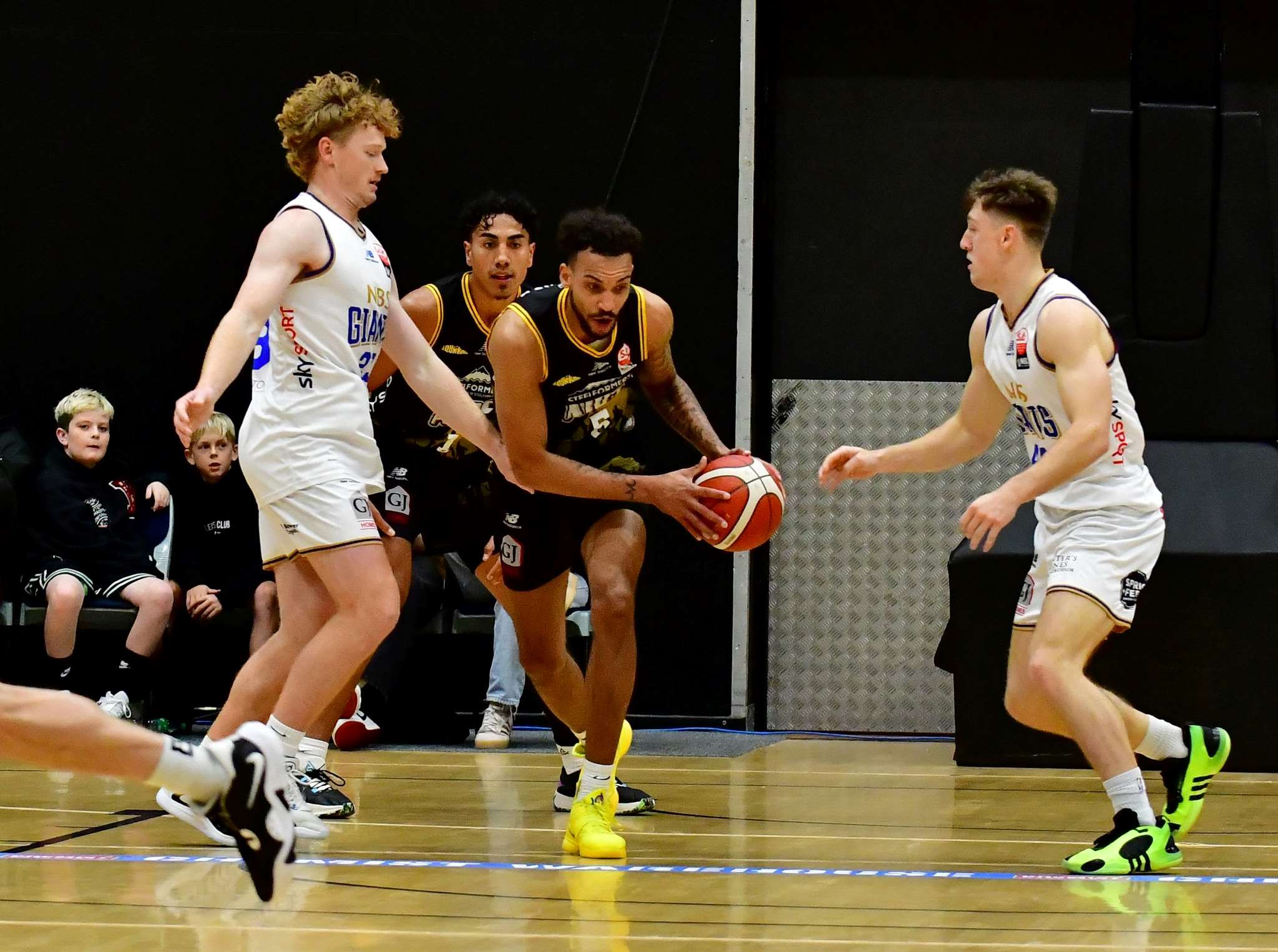 Basketball: Airs advance easily in NBL playoffs